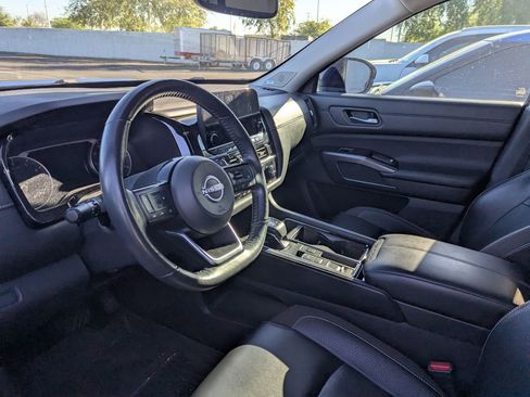 Used 2022 Nissan Pathfinder SL w/ SL Premium Package image 8