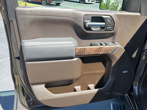 Used 2019 GMC Sierra 1500 Denali w/ Technology Package AWD/4WD image 17