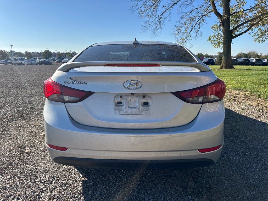 Used 2016 Hyundai Elantra SE w/ Option Group 02 FWD image 7
