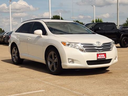 Used 2012 Toyota Venza LE w/ LE Convenience Pkg FWD image 2
