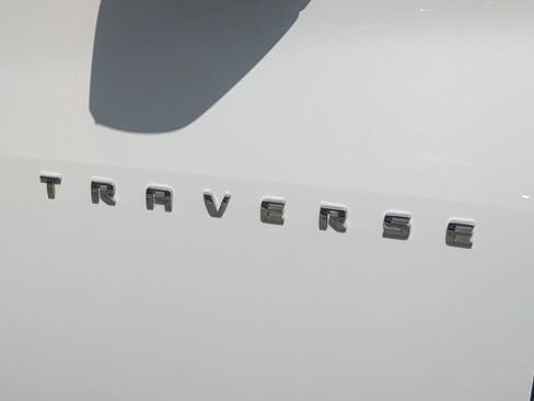 Used 2021 Chevrolet Traverse LT FWD image 13