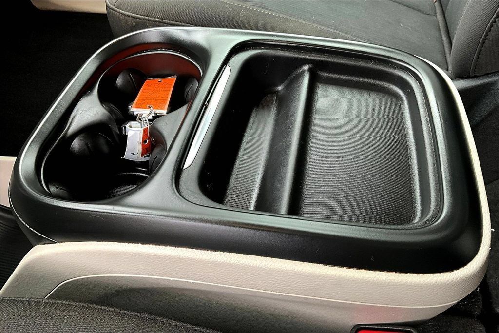 Used 2020 Chrysler Pacifica Touring w/ Advanced Safetytec Group FWD image 17