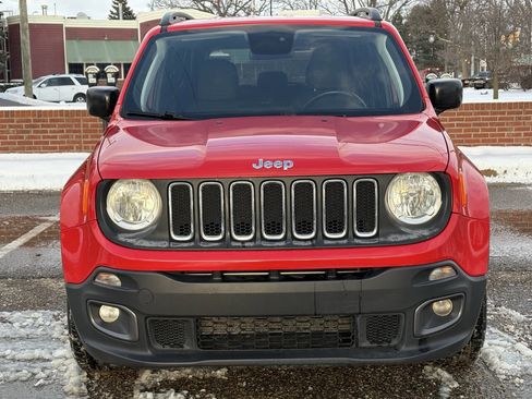 Used 2018 Jeep Renegade Latitude image 4