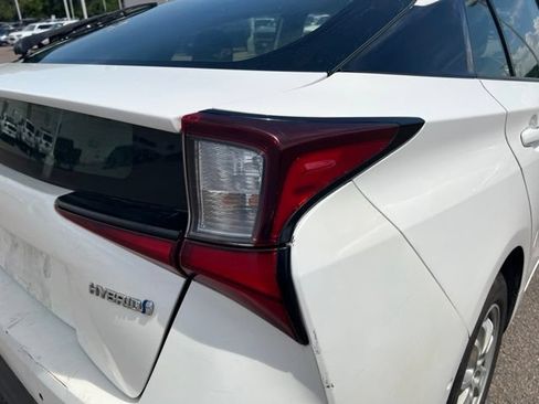 Used 2022 Toyota Prius LE FWD image 12