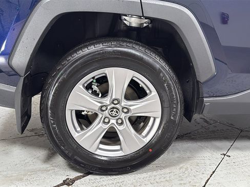 Used 2025 Toyota RAV4 XLE w/ Convenience Package image 22