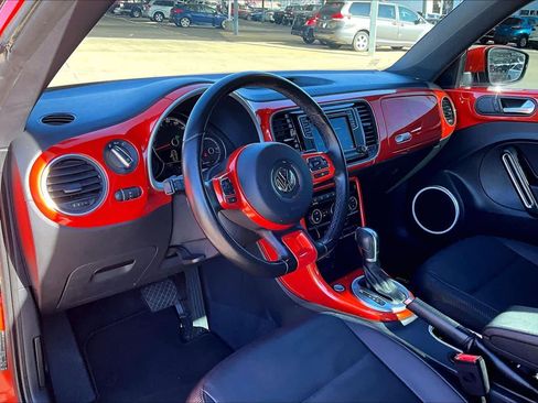 Used 2018 Volkswagen Beetle 2.0T SE image 14