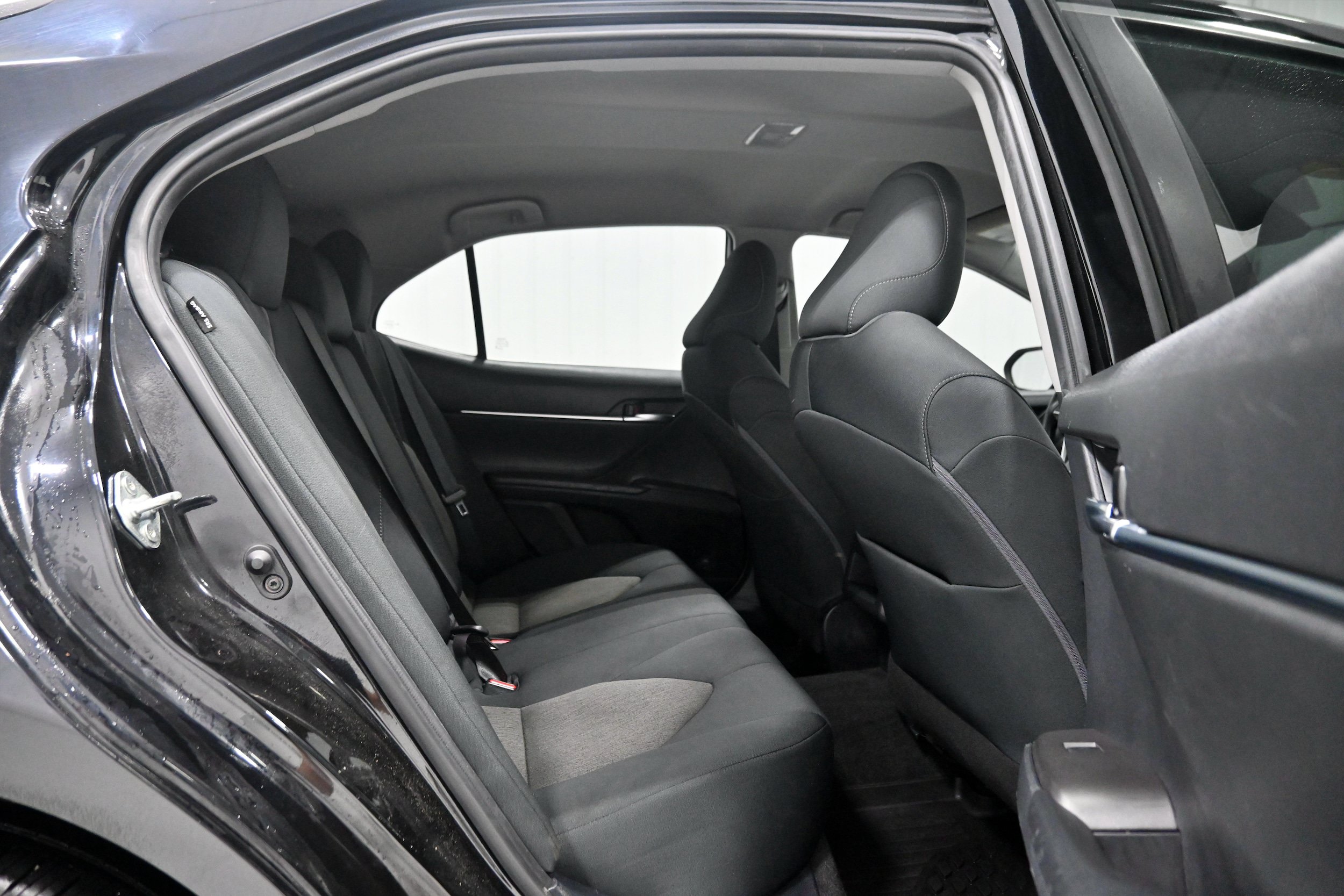 Used 2021 Toyota Camry LE AWD/4WD image 26