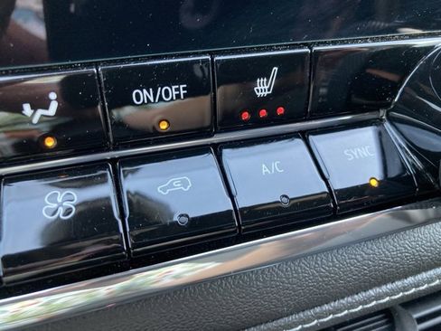 Used 2023 Chevrolet Colorado LT w/ LT Convenience Package II image 25