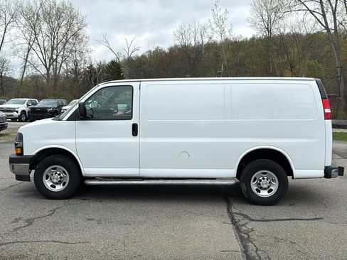 Used 2024 Chevrolet Express 2500 w/ Driver Convenience Package RWD image 4