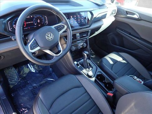 Used 2023 Volkswagen Taos SEL image 10
