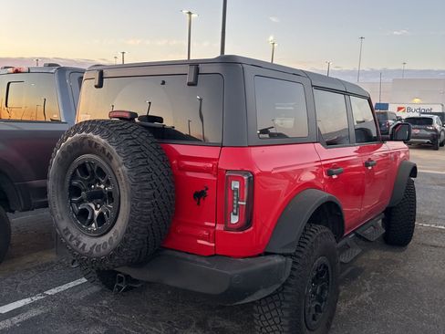 Used 2023 Ford Bronco Wildtrak image 3