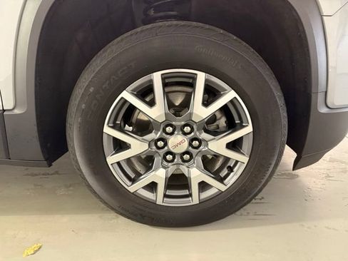 Used 2023 GMC Acadia SLT AWD/4WD image 34
