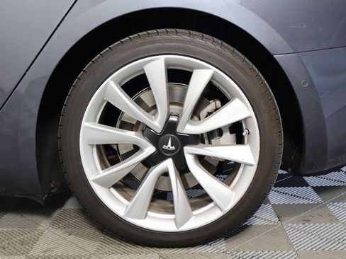 Used 2018 Tesla Model 3 Mid Range image 15