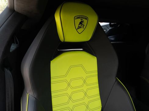 Used 2024 Lamborghini Revuelto AWD/4WD image 25