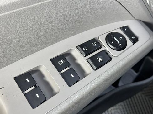 Used 2018 Hyundai Elantra SE w/ Cargo Package image 25