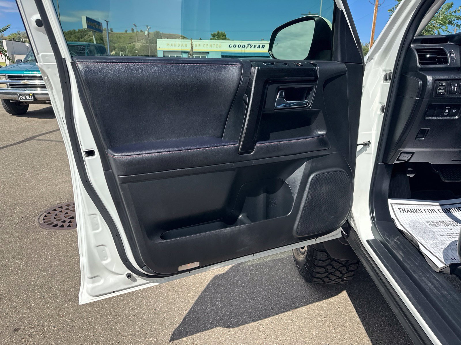 Used 2022 Toyota 4Runner TRD Off-Road Premium AWD/4WD image 17