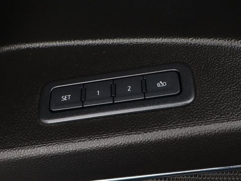 Used 2019 Chevrolet Suburban Premier image 19