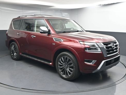 Used 2022 Nissan Armada Platinum w/ Captain's Chairs Package RWD image 1