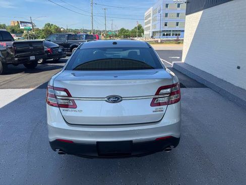 Used 2018 Ford Taurus SEL FWD image 6