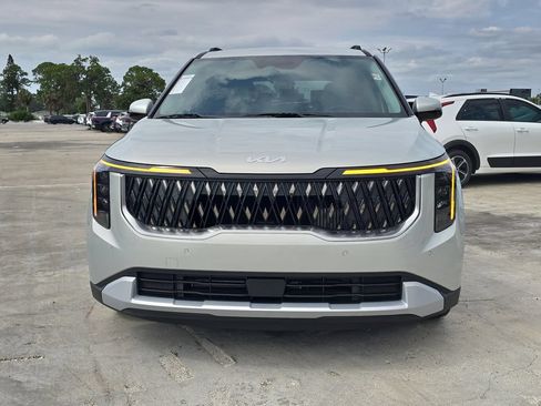 New 2026 Kia Carnival EX FWD image 3