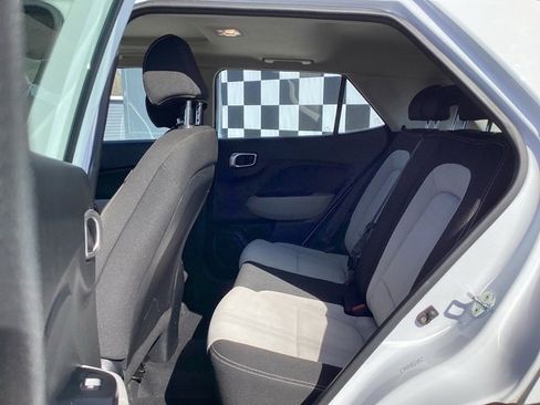 Used 2022 Hyundai Venue SEL w/ Cargo Package image 22