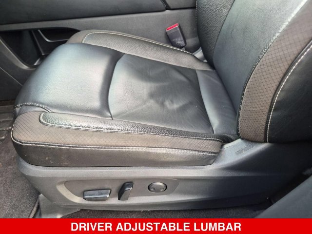 Used 2023 Nissan Pathfinder SL AWD/4WD image 16