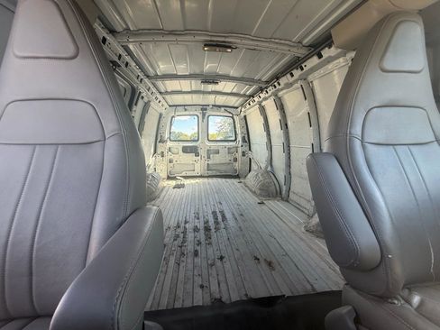 Used 2016 Chevrolet Express 2500 image 49