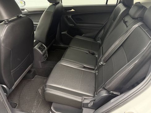 Used 2021 Volkswagen Tiguan SE w/ Panoramic Sunroof Package AWD/4WD image 21