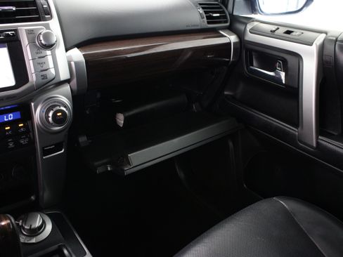 Used 2017 Toyota 4Runner Limited AWD/4WD image 25