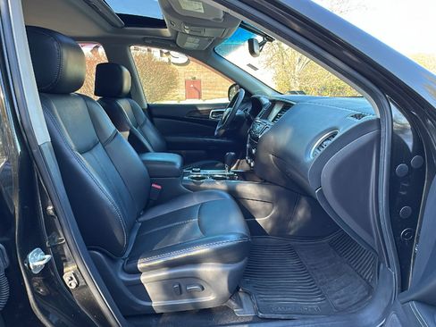 Used 2015 Nissan Pathfinder Platinum w/ Family Entertainment Package image 27