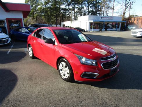 Used 2015 Chevrolet Cruze LS image 10