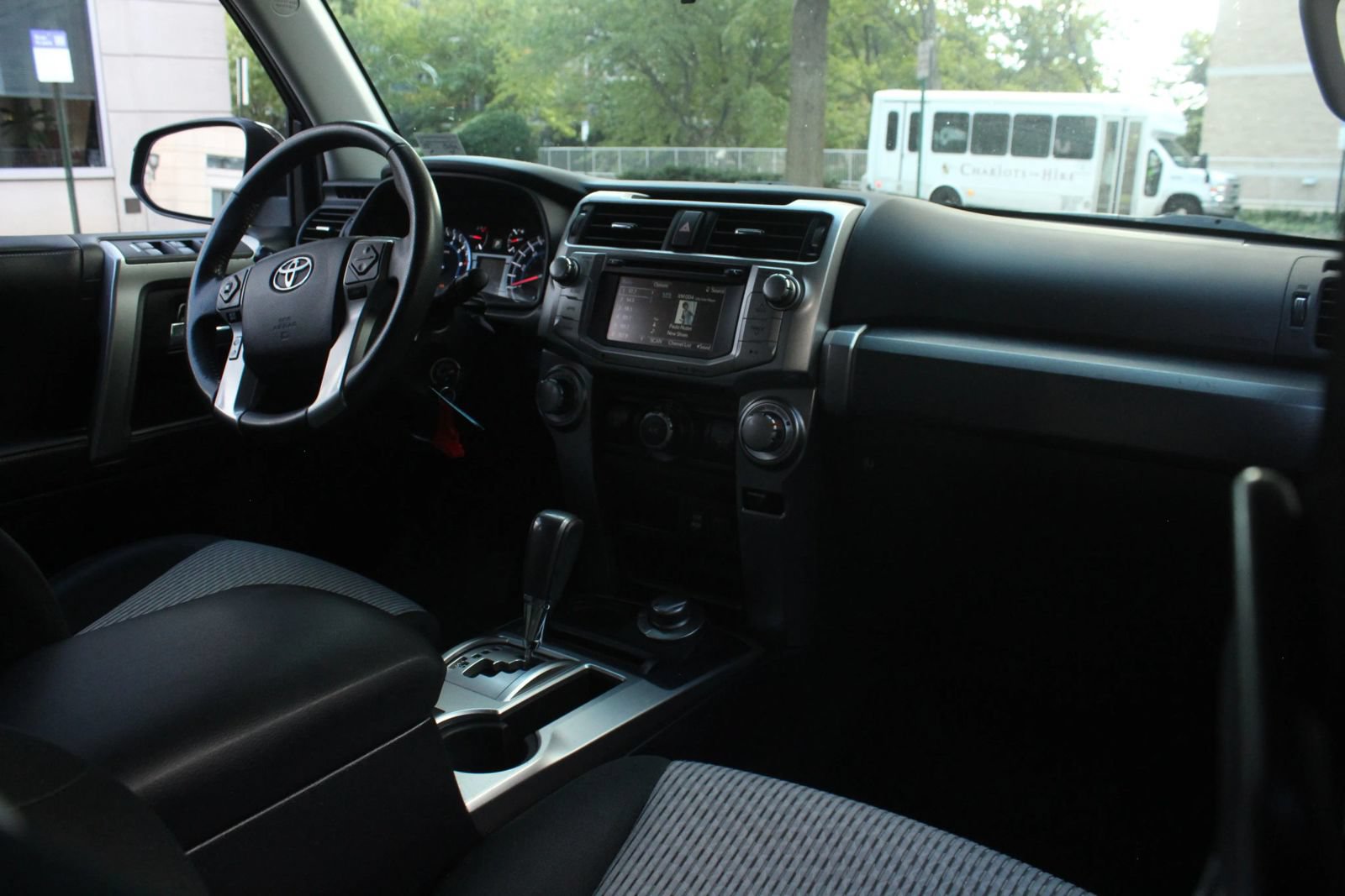 Used 2016 Toyota 4Runner SR5 AWD/4WD image 25