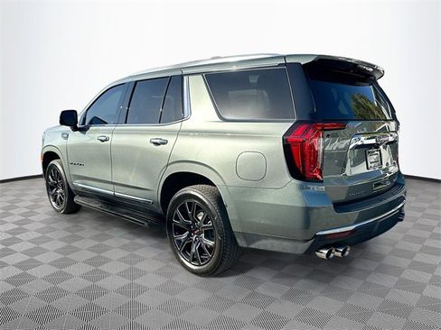 Used 2023 GMC Yukon SLT w/ SLT Premium Package image 5