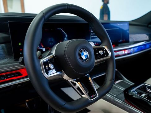 Used 2023 BMW 760i xDrive w/ Executive Package AWD/4WD image 27