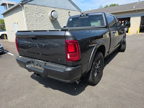 Used 2025 RAM 2500 Limited AWD/4WD image 11