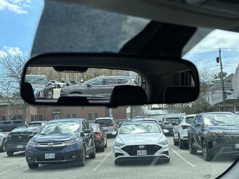 New 2026 Hyundai Venue SEL FWD image 25