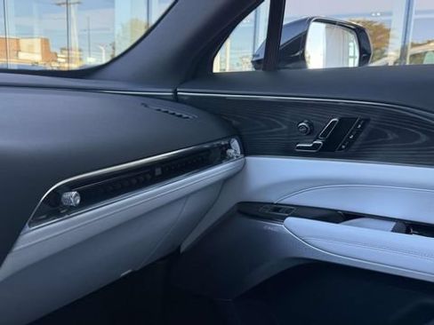 Certified 2024 Cadillac Lyriq Luxury AWD/4WD image 48
