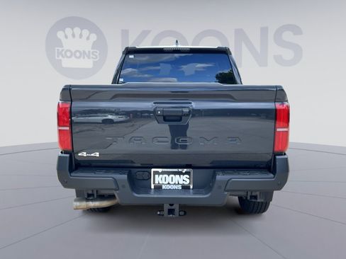 Used 2024 Toyota Tacoma SR w/ SR Upgrade Package AWD/4WD image 10