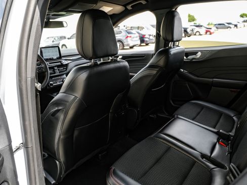 Used 2025 Ford Escape ST-Line Select AWD/4WD image 33