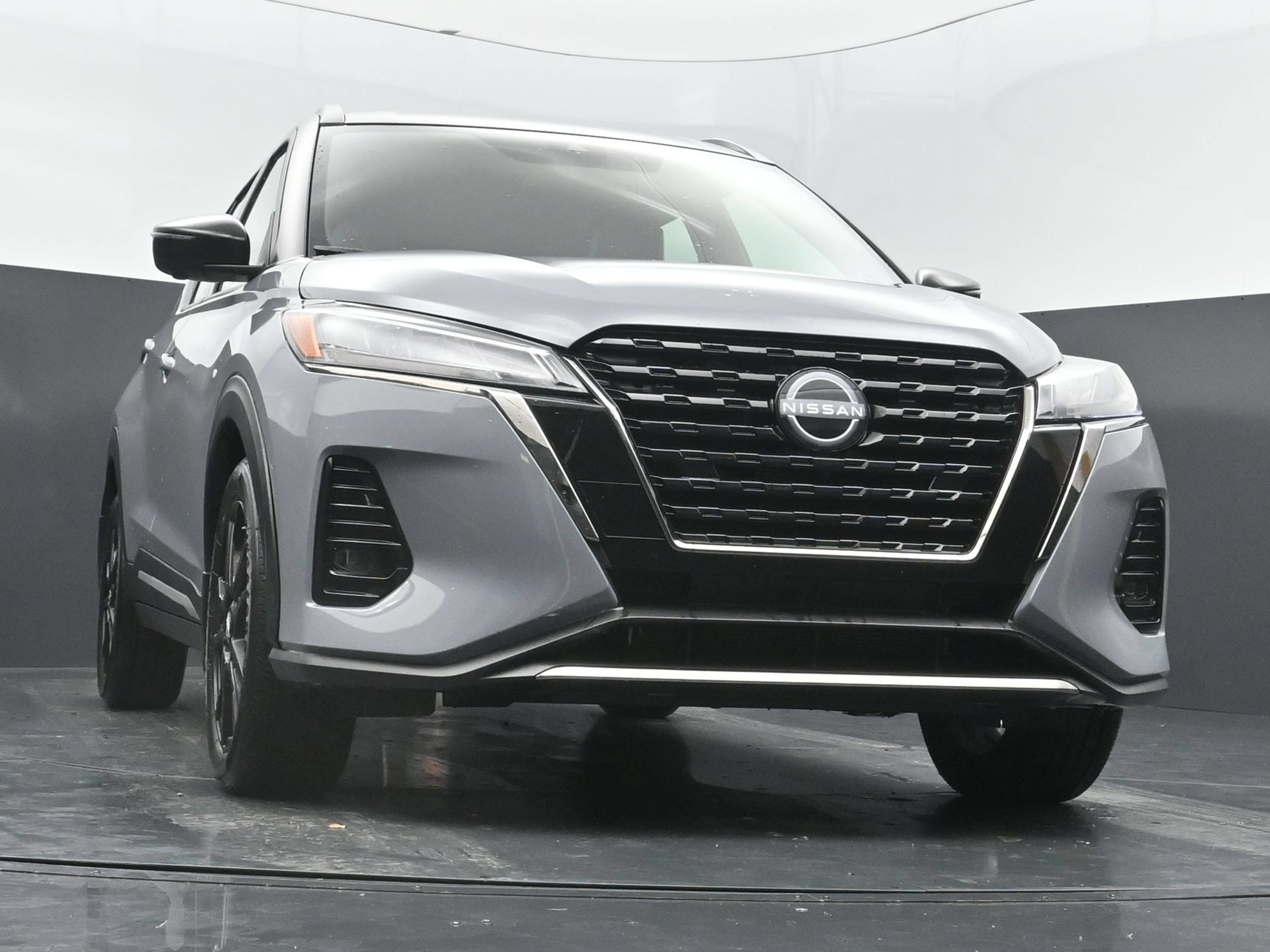 Used 2024 Nissan Kicks SR w/ SR Premium Package FWD image 42