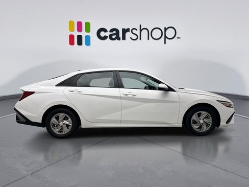 Used 2024 Hyundai Elantra SE FWD image 6