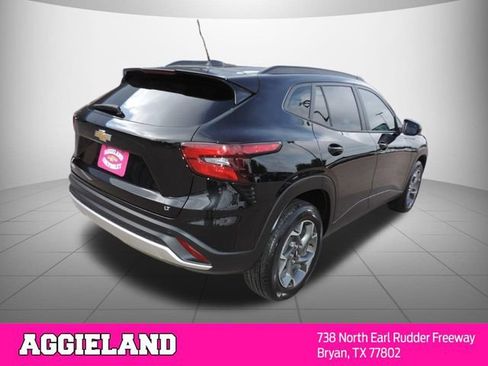 Certified 2024 Chevrolet Trax LT w/ Driver Confidence Package FWD image 4