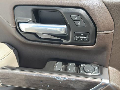 Used 2021 Chevrolet Silverado 2500 LTZ w/ LTZ Convenience Package AWD/4WD image 28