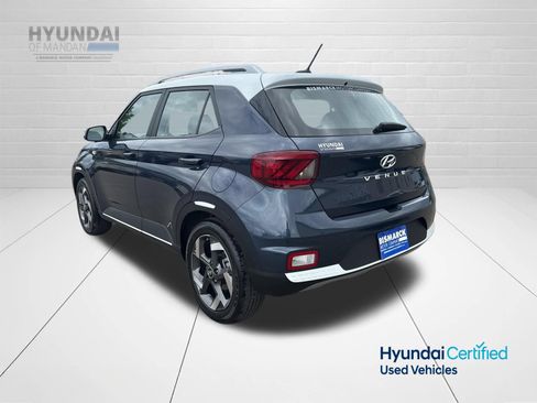Used 2025 Hyundai Venue Limited FWD image 4