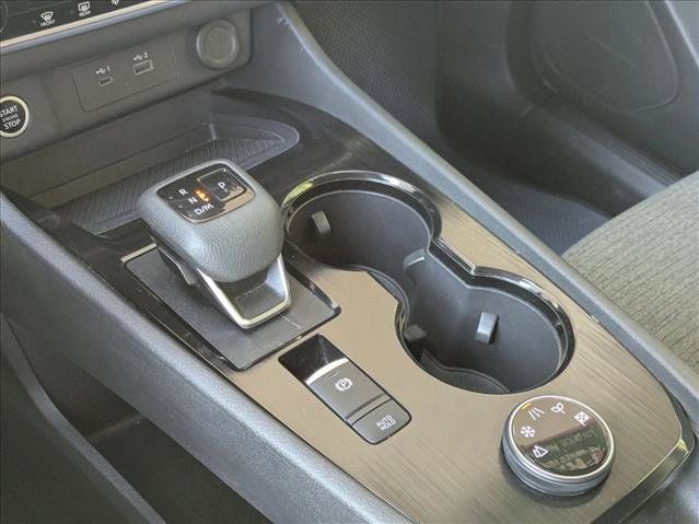 Used 2023 Nissan Rogue SV AWD/4WD image 12