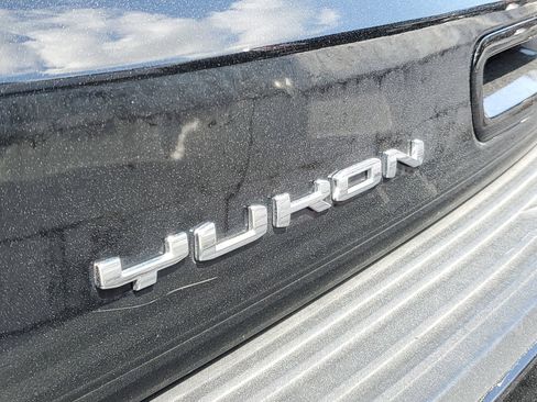 Used 2025 GMC Yukon XL Denali RWD image 6
