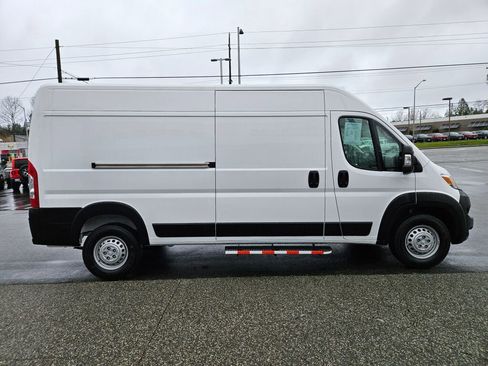 Used 2025 RAM ProMaster 2500 w/ Convenience Group image 6