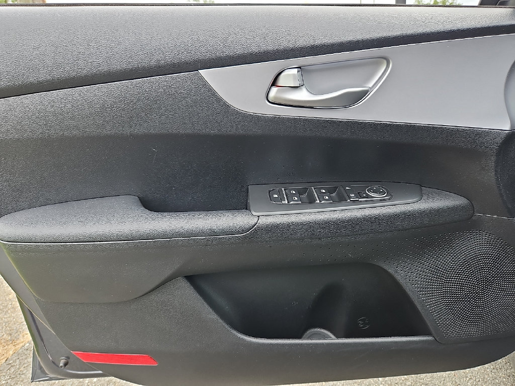 Certified 2023 Kia Forte LXS FWD image 13