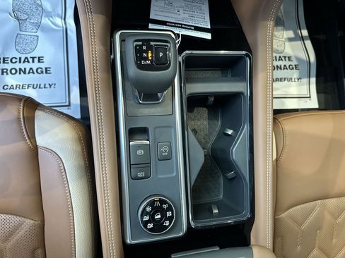 New 2026 Nissan Pathfinder Platinum AWD/4WD image 16