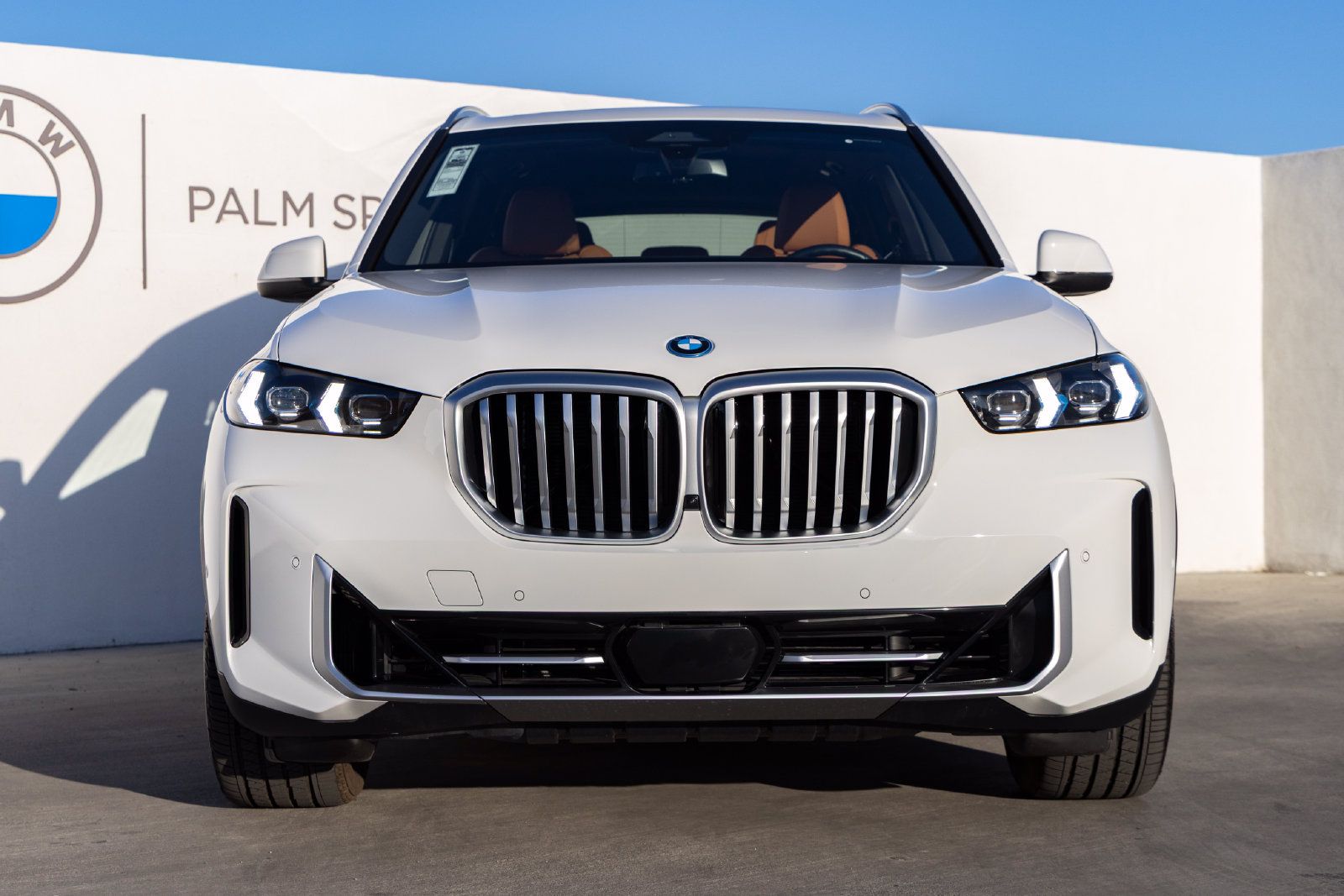 Certified 2026 BMW X5 xDrive50e w/ Parking Assistance Package AWD/4WD image 4